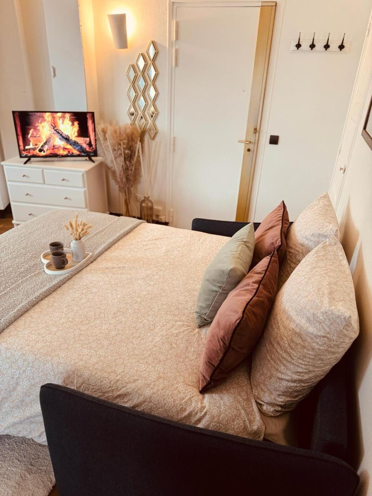 Le Versaillais Gare/Chateau/Wifi/Netflix Versailles Extérieur photo